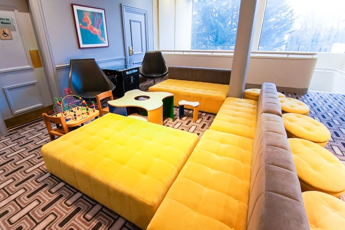 Imagen de los interiores del Hotel Airport Inn Gatwick. Foto 19