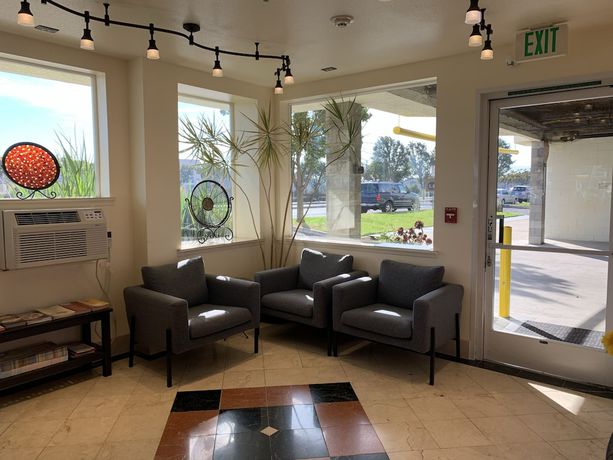 Imagen de los interiores del Hotel Airport Inn, South San Francisco. Foto 13