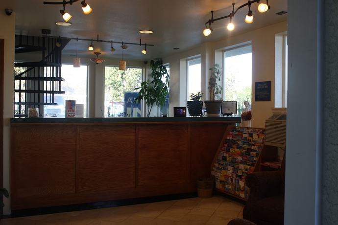 Imagen de los interiores del Hotel Airport Inn, South San Francisco. Foto 15