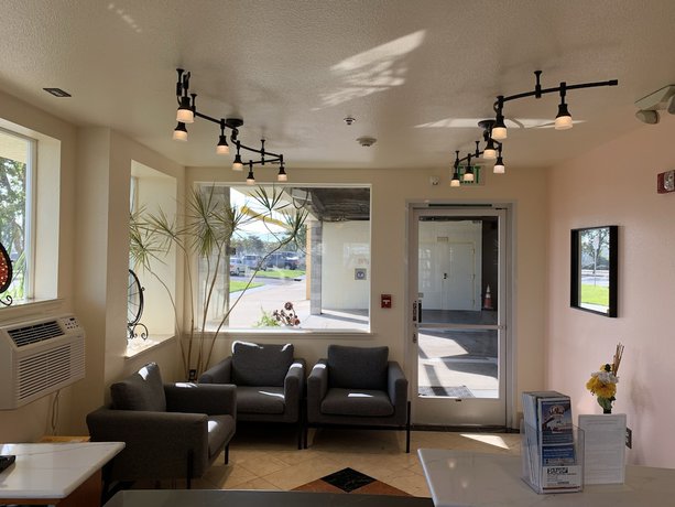 Imagen de los interiores del Hotel Airport Inn, South San Francisco. Foto 16