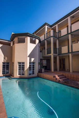 Imagen de la piscina del Hotel Airport Inn and Suites. Foto 10