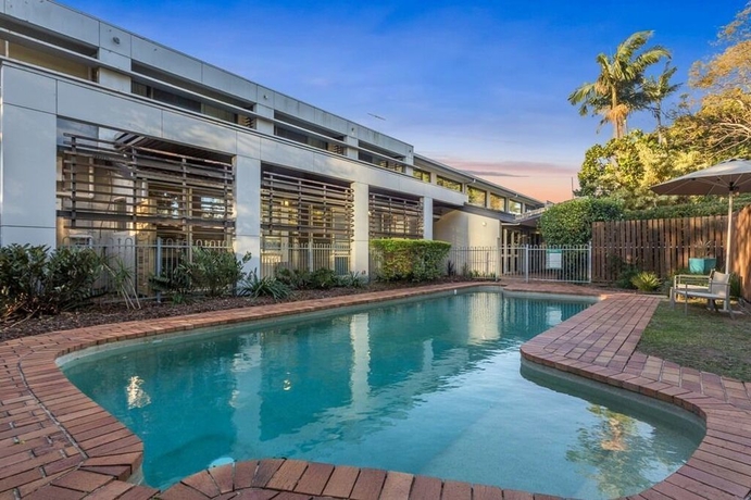 Imagen de la piscina del Hotel Airport International Brisbane. Foto 9