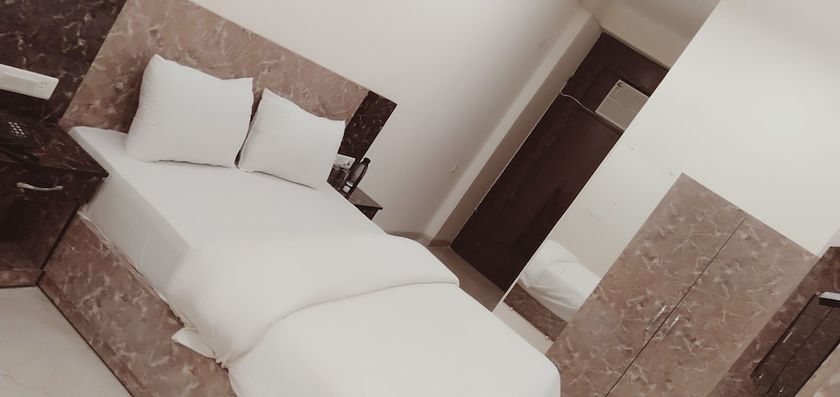 Imagen de la habitación del Hotel Airport J P Palace. Foto 13