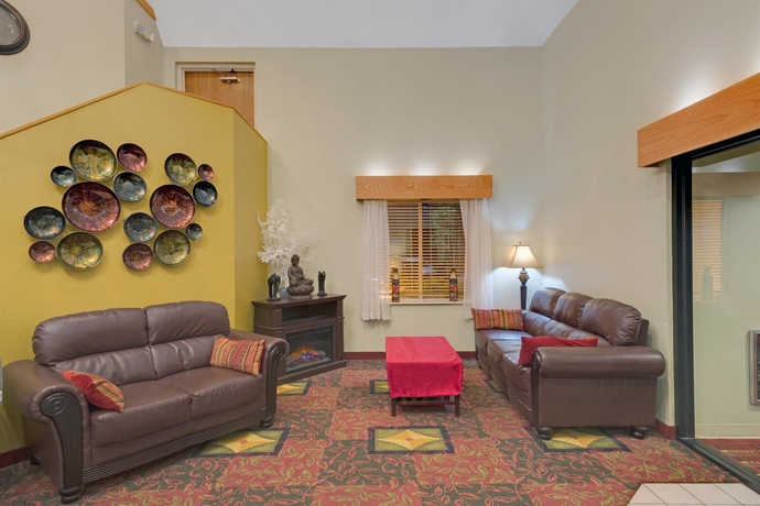 Imagen de los interiores del Hotel Airport Lodging Inc.. Foto 11