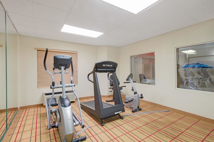 Imagen de los interiores del Hotel Airport Lodging Inc.. Foto 13
