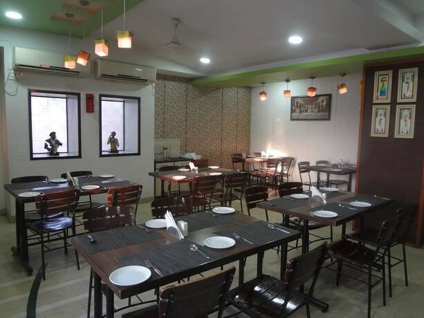 Imagen general del Hotel Airport Plaza. Foto 3