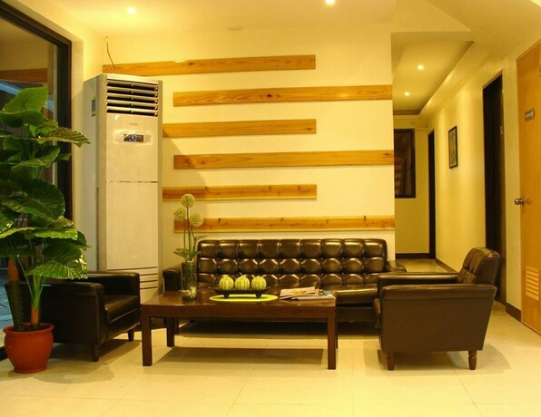 Imagen de los interiores del Hotel Airport Poddotel. Foto 29