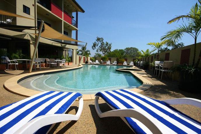 Imagen de la piscina del Hotel Airport Quality Darwin. Foto 20