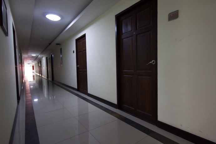 Imagen de los interiores del Hotel Airport Resident 2. Foto 12