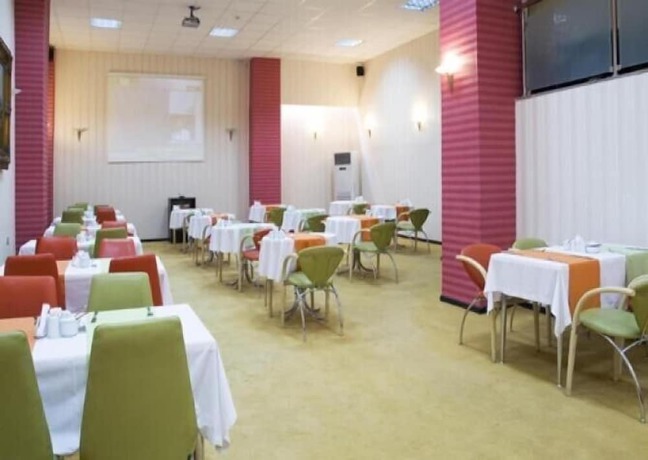 Imagen del bar/restaurante del Hotel Airport, Seyhan. Foto 2