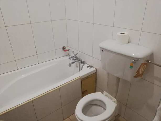 Imagen de la habitación del Hotel Airport Side Entebbe. Foto 10