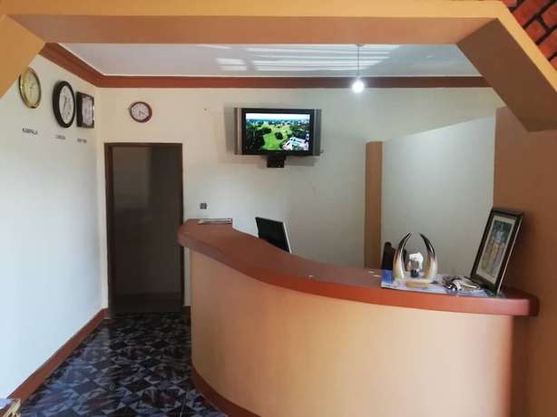 Imagen de los interiores del Hotel Airport Side Entebbe. Foto 16