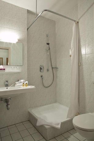 Imagen de la habitación del Hotel Airport Stetten. Foto 15