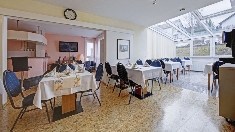 Imagen del bar/restaurante del Hotel Airport Stetten. Foto 6