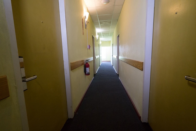 Imagen de los interiores del Hotel Airport Suites. Foto 7