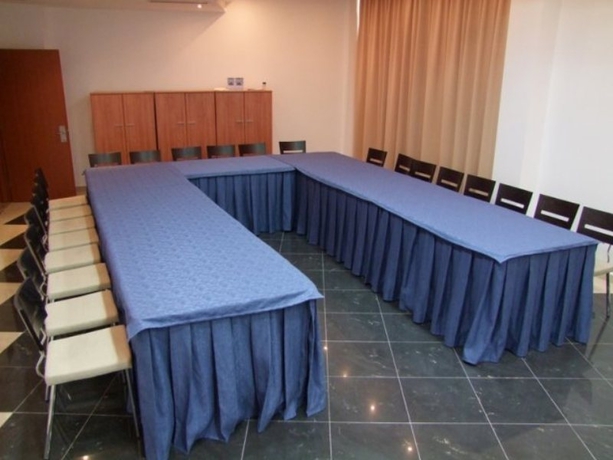 Imagen general del Hotel Airport Tirana. Foto 4