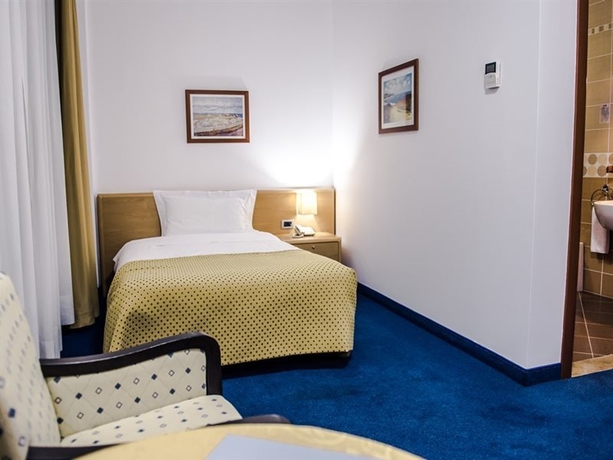 Imagen general del Hotel Airport Tirana. Foto 10