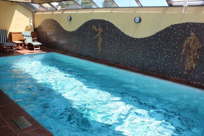 Imagen de la piscina del Hotel Airporthotel Salzburg. Foto 19