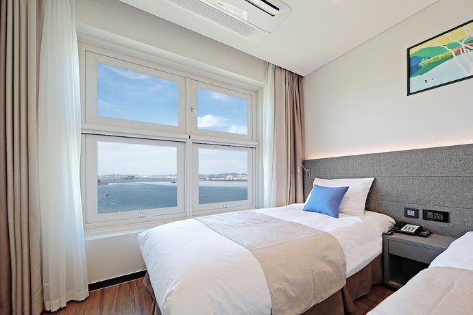 Imagen de la habitación del Hotel Airsky. Foto 8