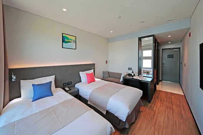 Imagen de la habitación del Hotel Airsky. Foto 10