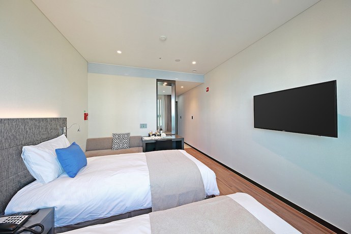 Imagen de la habitación del Hotel Airsky. Foto 13