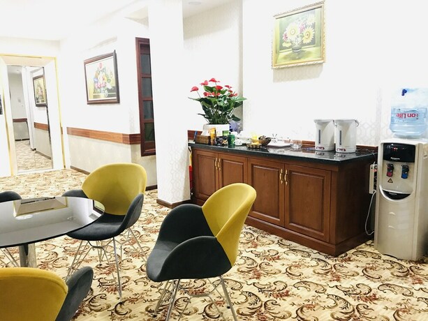 Imagen del bar/restaurante del Hotel Airstar and Apartment. Foto 12