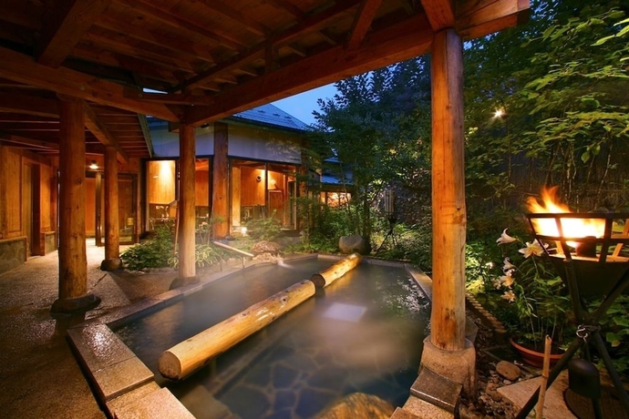 Imagen de la piscina del Hotel Aishinkan. Foto 11