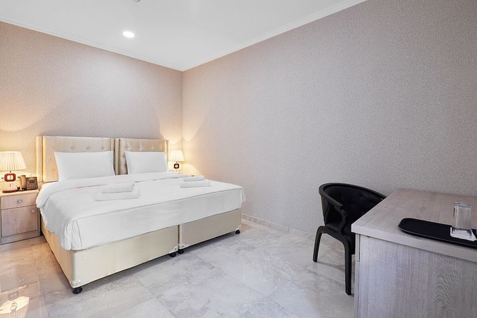 Imagen de la habitación del Hotel Aivani. Foto 20