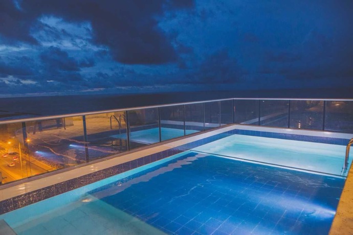 Imagen de la piscina del Hotel Aixo Suites By Geh Suites. Foto 15