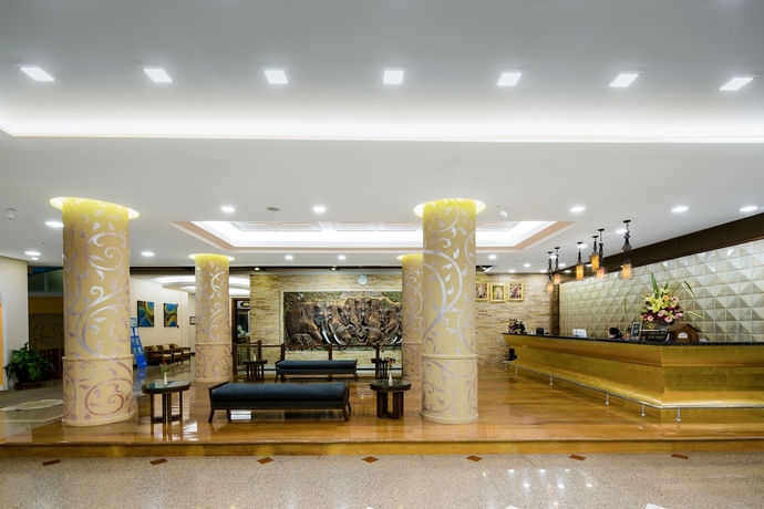 Imagen de los interiores del Hotel Aiyara Palace. Foto 8