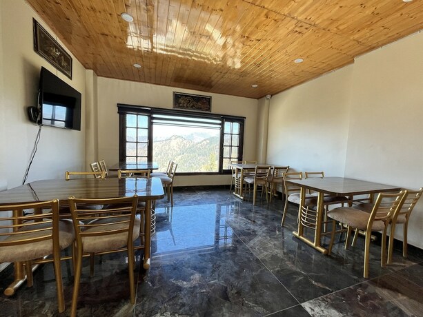 Imagen del bar/restaurante del Hotel Aj Himalayan. Foto 12