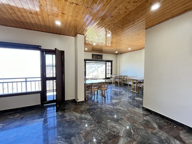 Imagen de la habitación del Hotel Aj Himalayan. Foto 16