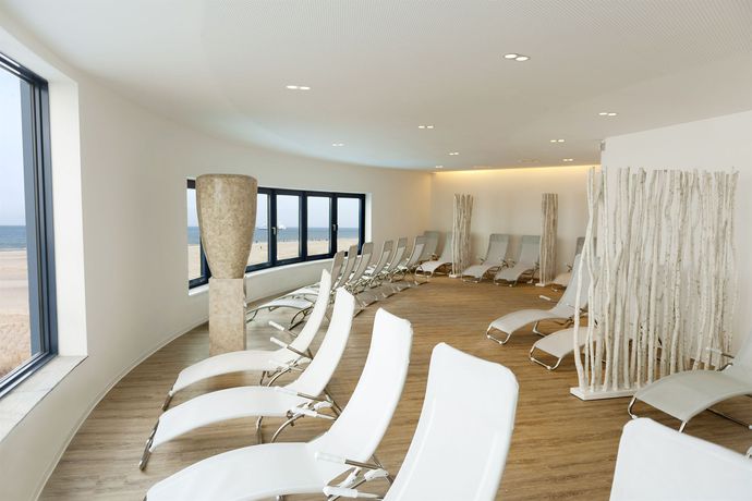 Imagen de la piscina del Hotel A-ja Warnemuende. Das Resort. Foto 16