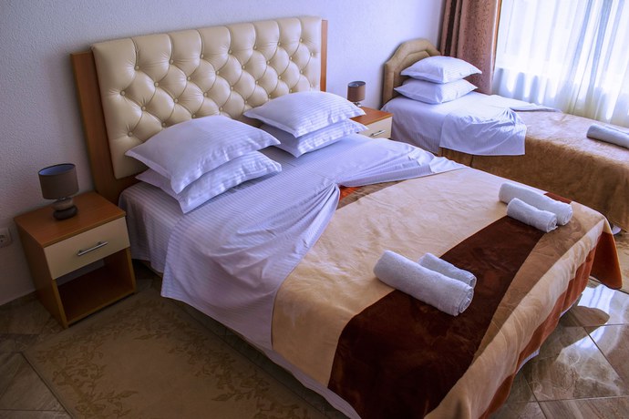 Imagen de la habitación del Hotel Ajana. Foto 12