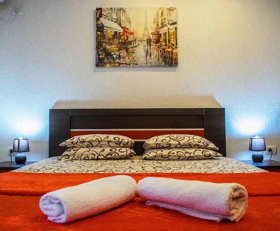 Imagen de la habitación del Hotel Ajana. Foto 16