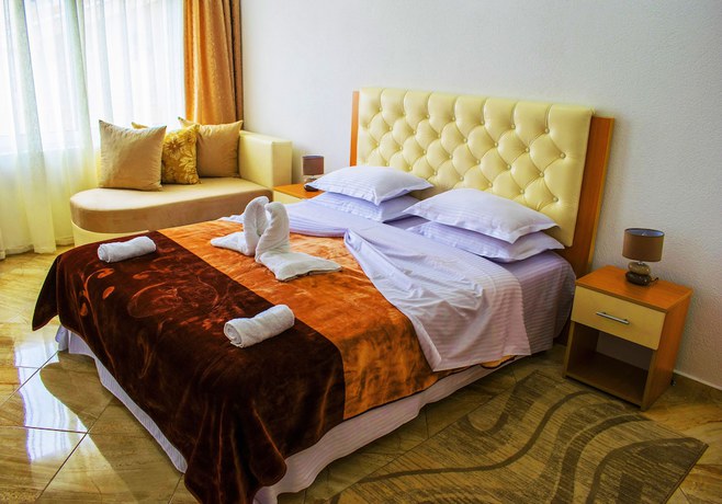 Imagen de la habitación del Hotel Ajana. Foto 17