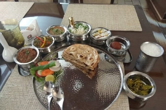 Imagen del bar/restaurante del Hotel Ajanta, Ajmer. Foto 2