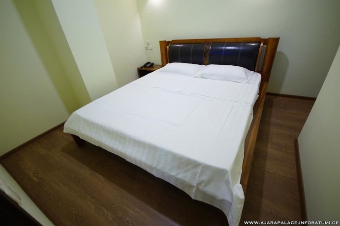 Imagen de la habitación del Hotel Ajara Palace. Foto 2