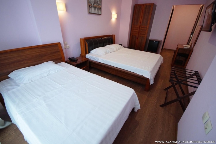 Imagen de la habitación del Hotel Ajara Palace. Foto 8