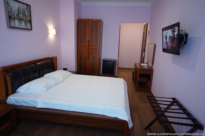 Imagen de la habitación del Hotel Ajara Palace. Foto 12