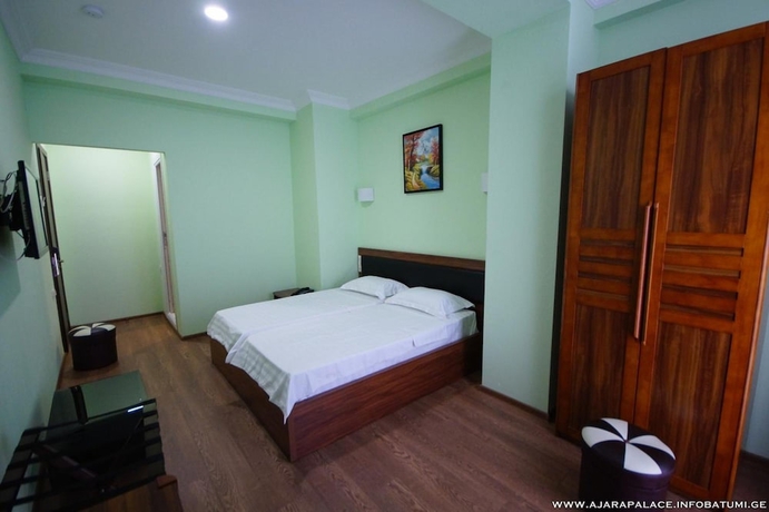 Imagen de la habitación del Hotel Ajara Palace. Foto 13