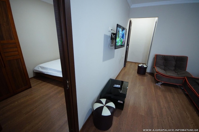 Imagen de la habitación del Hotel Ajara Palace. Foto 15