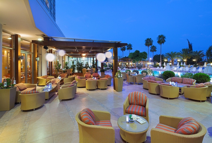 Imagen de los exteriores del Hotel Ajax, Limasol. Foto 4