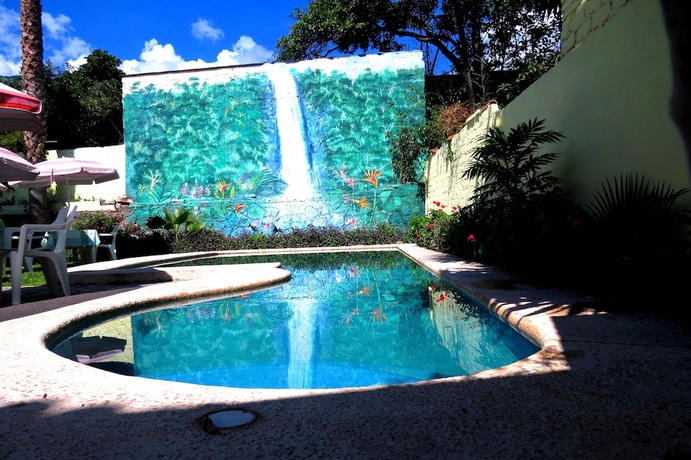 Imagen de la piscina del Hotel Ajijic Plaza Suites. Foto 16
