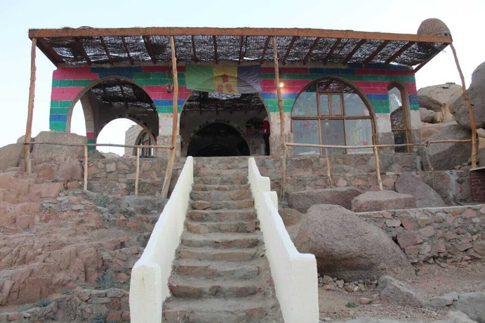 Imagen de los exteriores del Hotel Ajilika. Foto 16