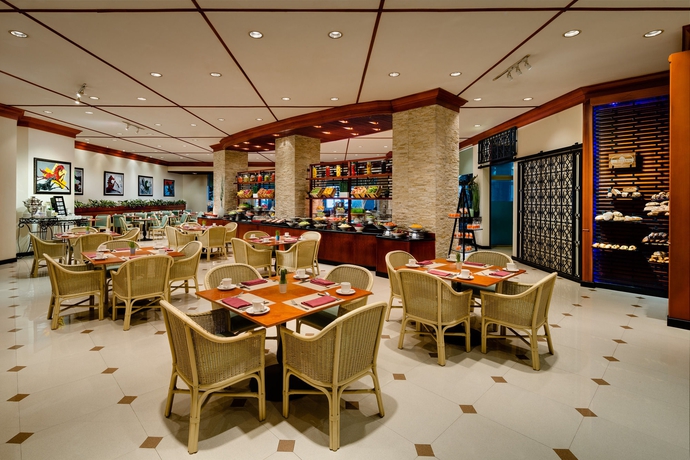 Imagen del bar/restaurante del Hotel Ajman. Foto 4