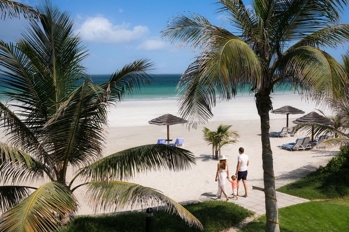 Imagen de los exteriores del Hotel Ajman. Foto 11