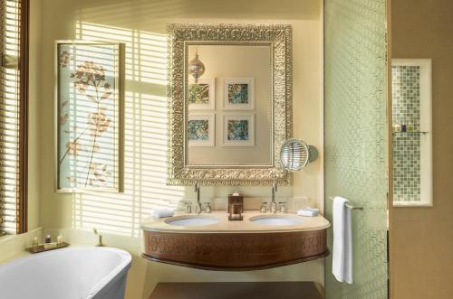 Imagen de la habitación del Hotel Ajman Saray, A Luxury Collection Resort, Ajman. Foto 7