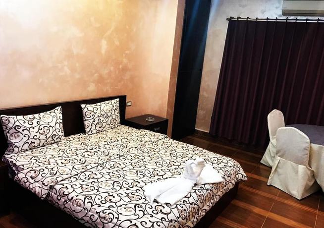Imagen de la habitación del Hotel Ajnadeen. Foto 15