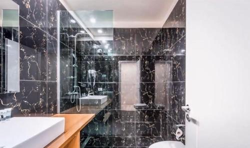 Imagen de la habitación del Hotel Ajsel. Foto 3